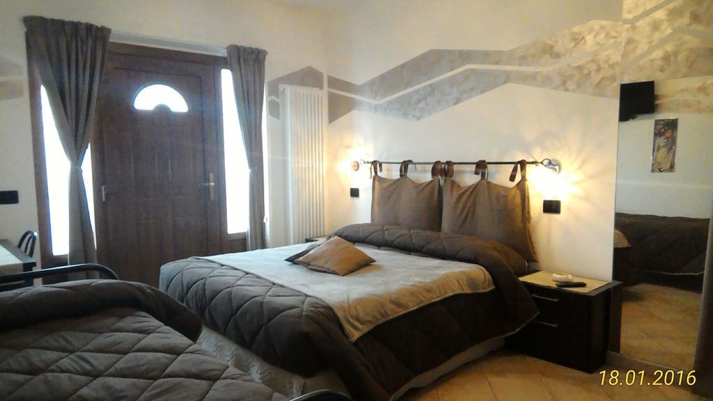 La Casa Del Grillo 1 Bed and Breakfast Aosta Rum bild