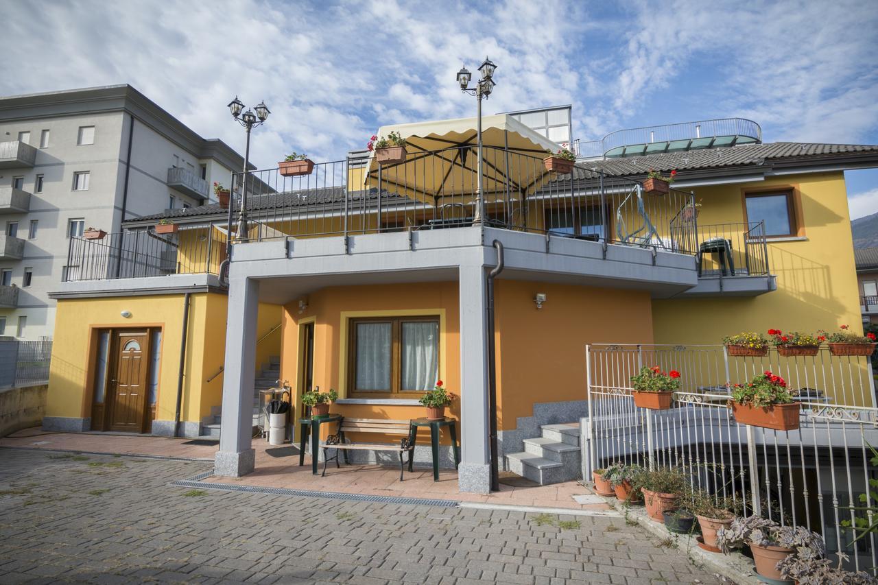 La Casa Del Grillo 1 Bed and Breakfast Aosta Exteriör bild