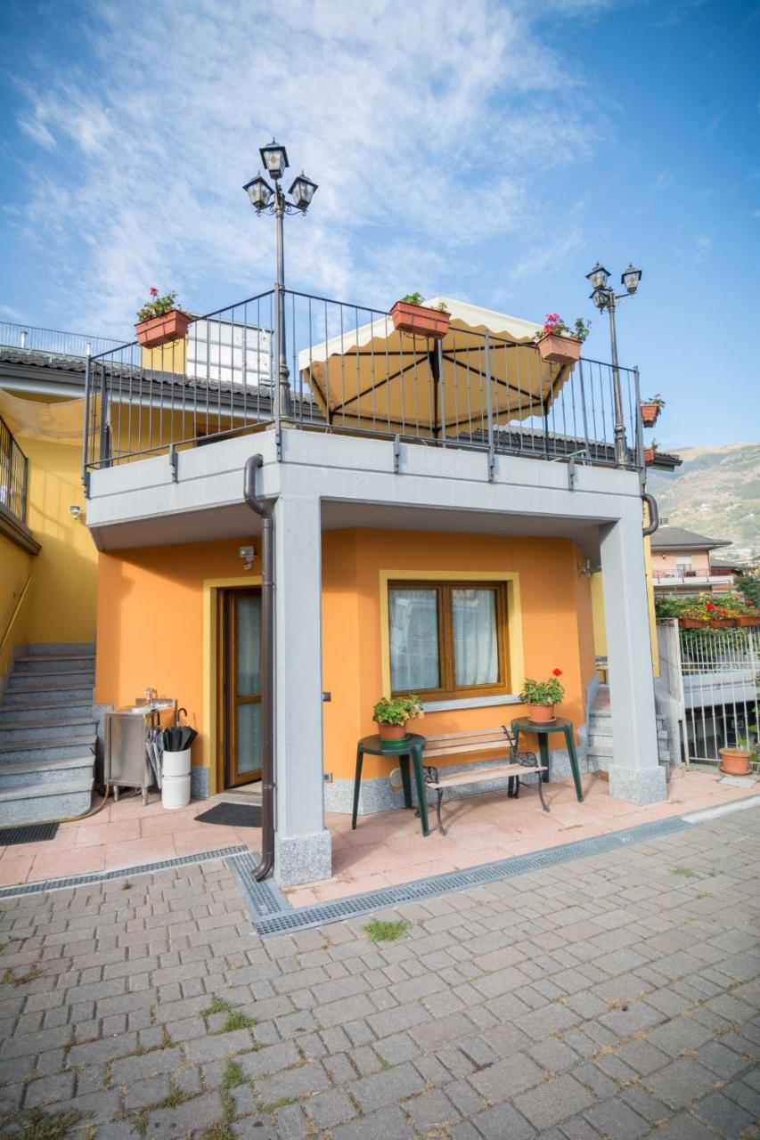 La Casa Del Grillo 1 Bed and Breakfast Aosta Exteriör bild
